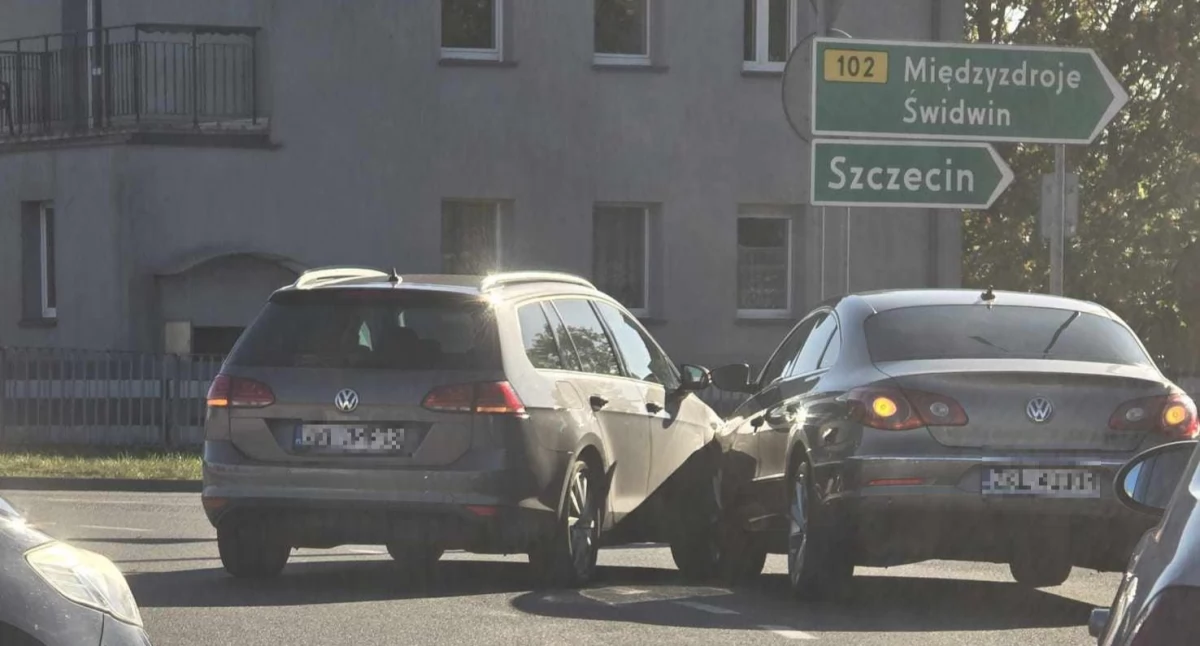 Uwaga kierowcy – kolizja na rondzie, są korki