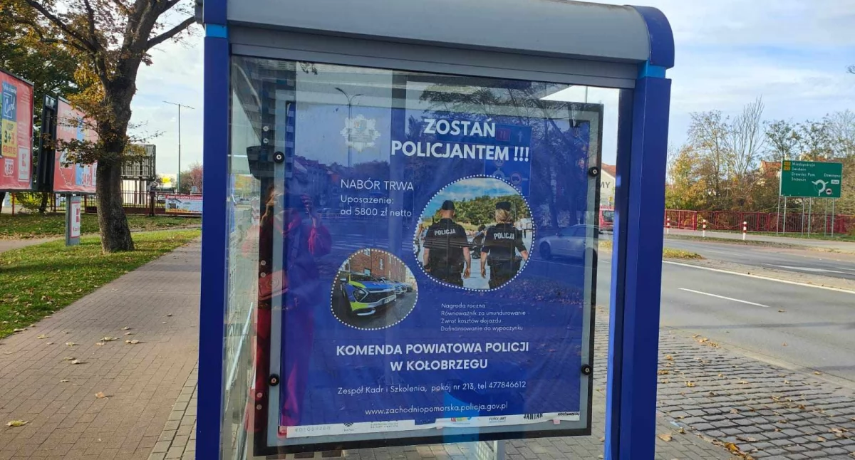 Policja reklamuje się na przystankach, w autobusach, urzędach. Pierwsza taka akcja w mieście
