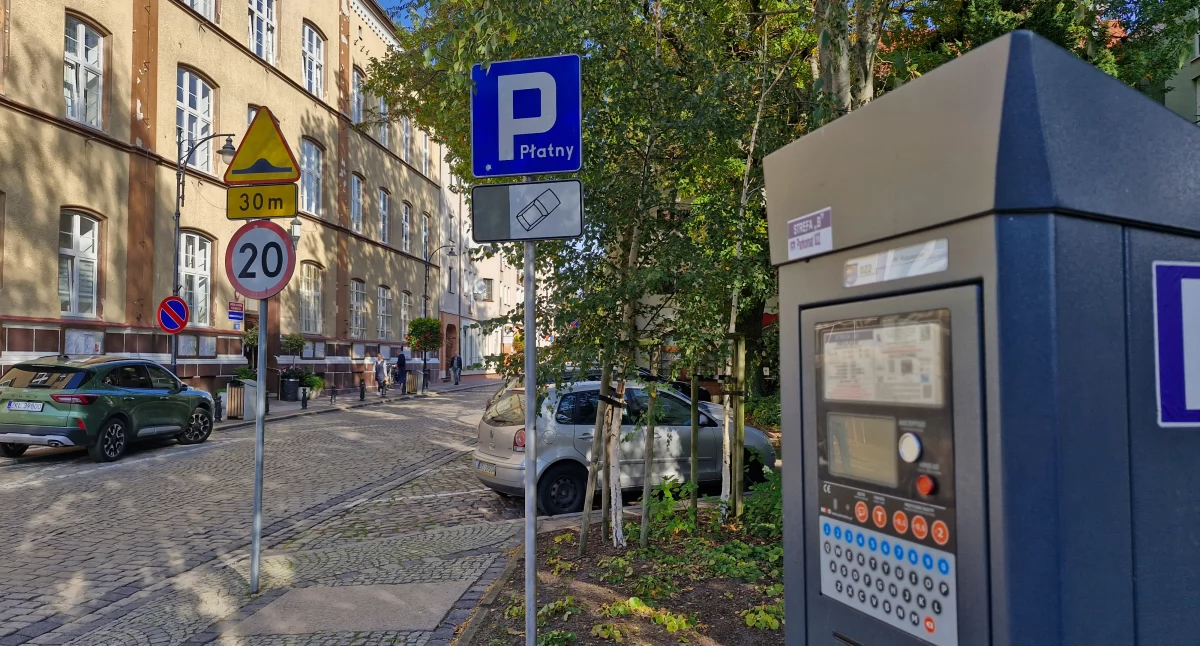 Pierwsze podwyżki od 5 lat budzą emocje. Dlaczego będzie drożej za parkowanie i dlaczego teraz?