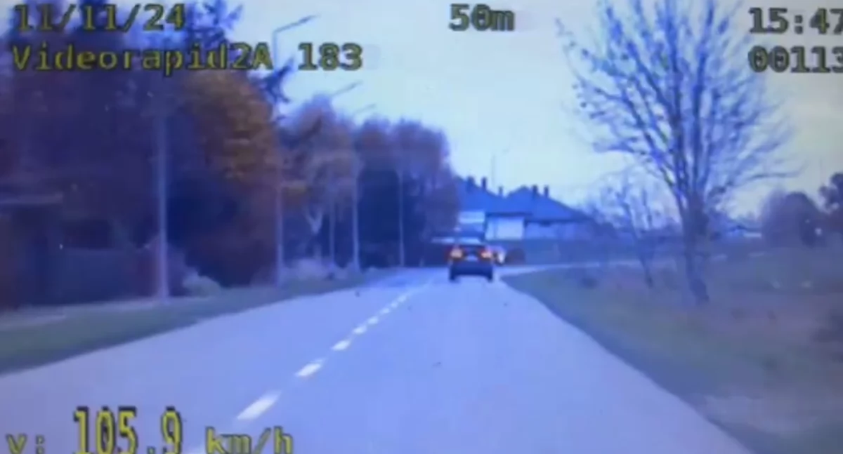 Znacznie przekroczył prędkość. Stracił prawo jazdy i otrzymał wysoki mandat | wideo