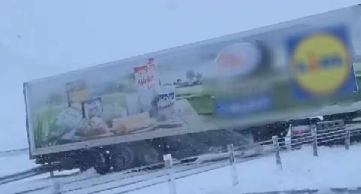 Fatalne warunki na drogach. S6 jest zablokowana