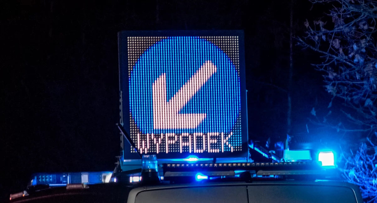 Uwaga kierowcy! Dachowanie na trasie S6