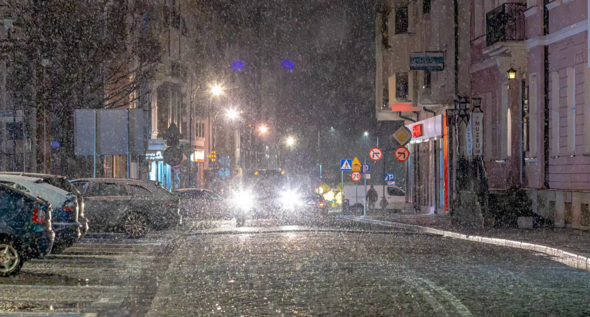 Będzie ślisko i wietrznie. Ostrzeżenia IMGW dla całego regionu