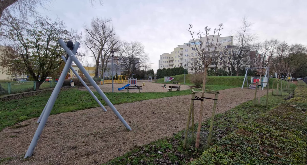 Duże zainteresowanie modernizacją najstarszego w mieście placu zabaw 