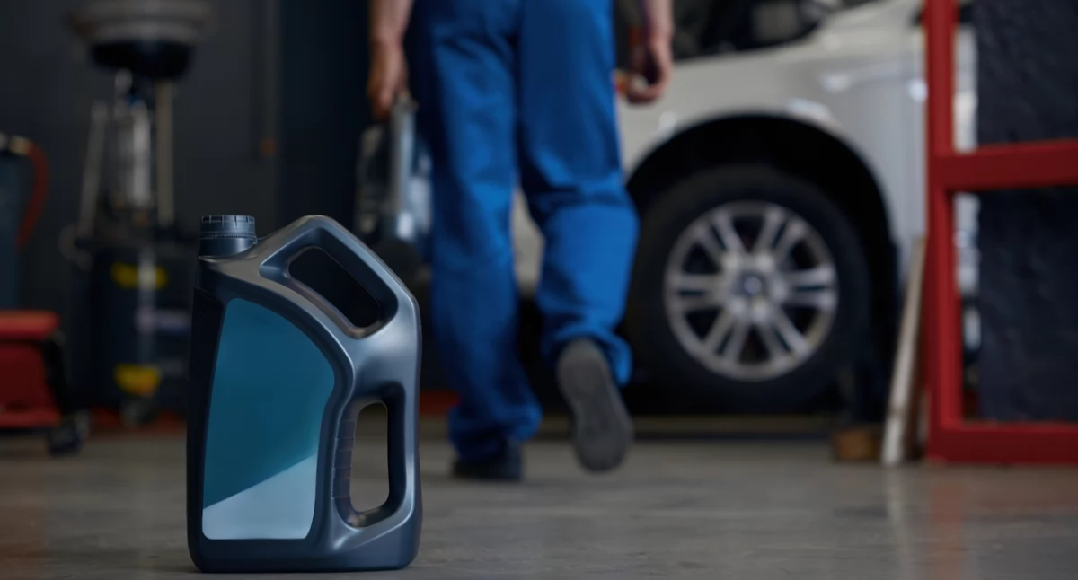Jak samodzielnie wymienić olej? Poradnik dla domowych mechaników