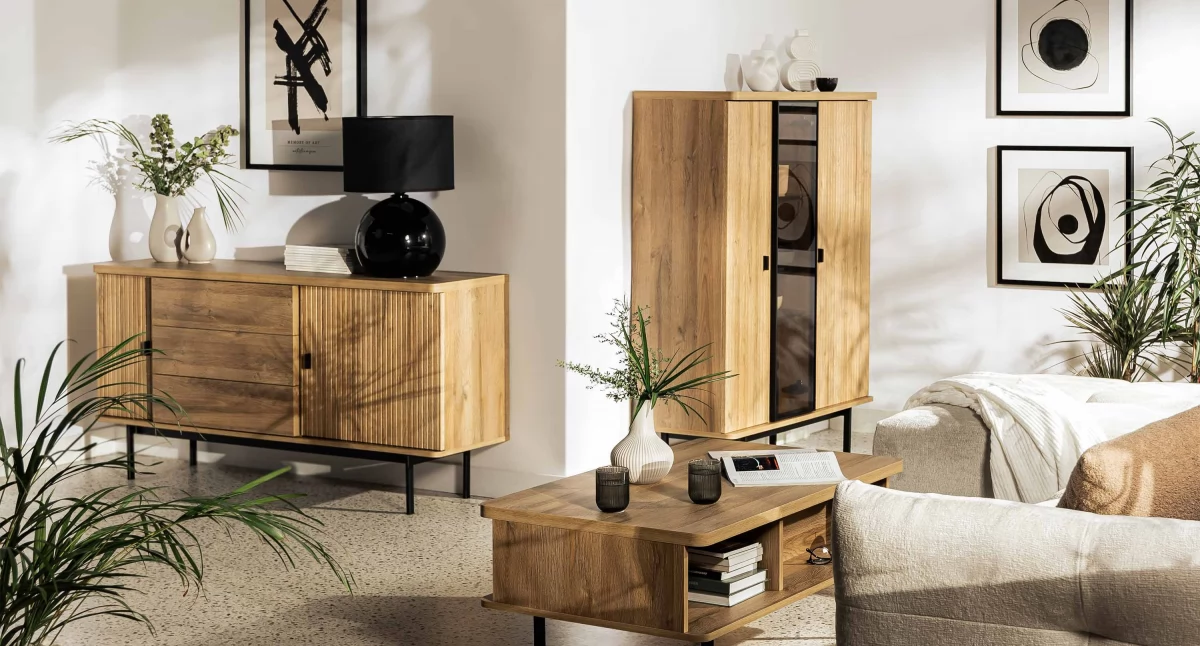 Warm minimalism: z pomocą sklepu meblowego ogrzej wnętrze na jesień