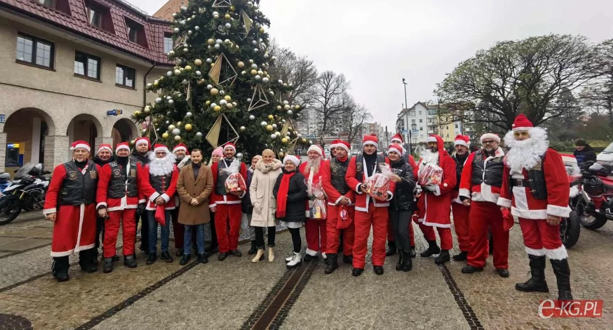 Mikołaje na motorach tym razem z pomocą dla seniorów. XV finał Motopaczki (zdjęcia)
