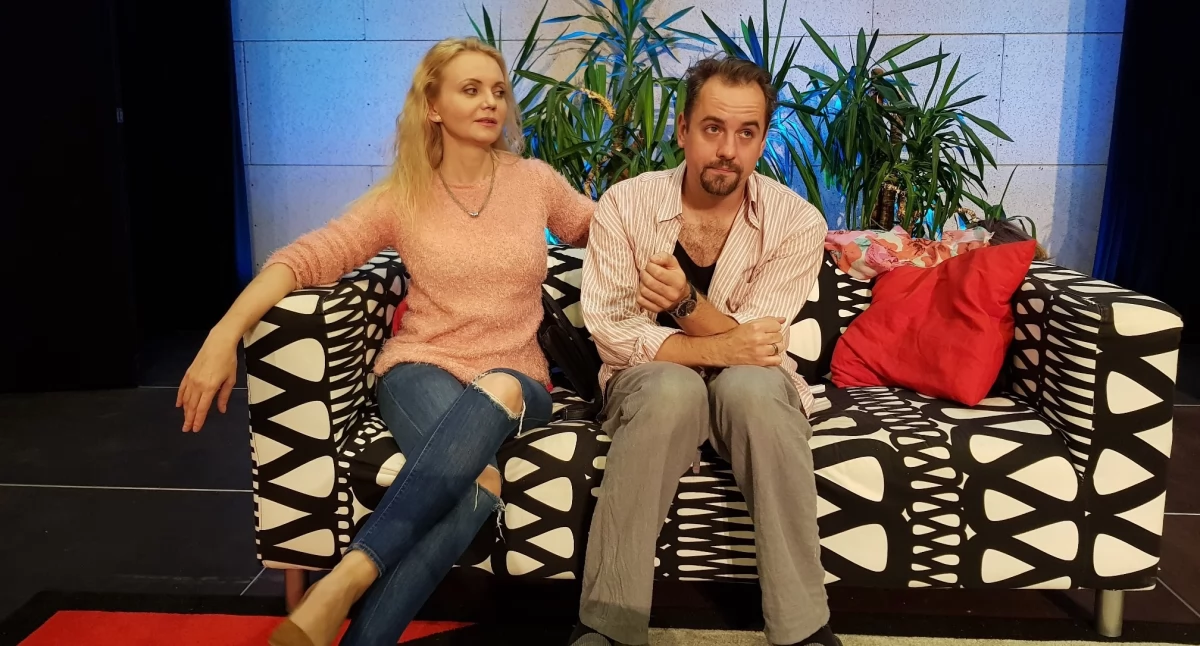 W roli żony Olga Borys, a w roli męża Jakub Wons. Kultowa komedia na deskach RCK