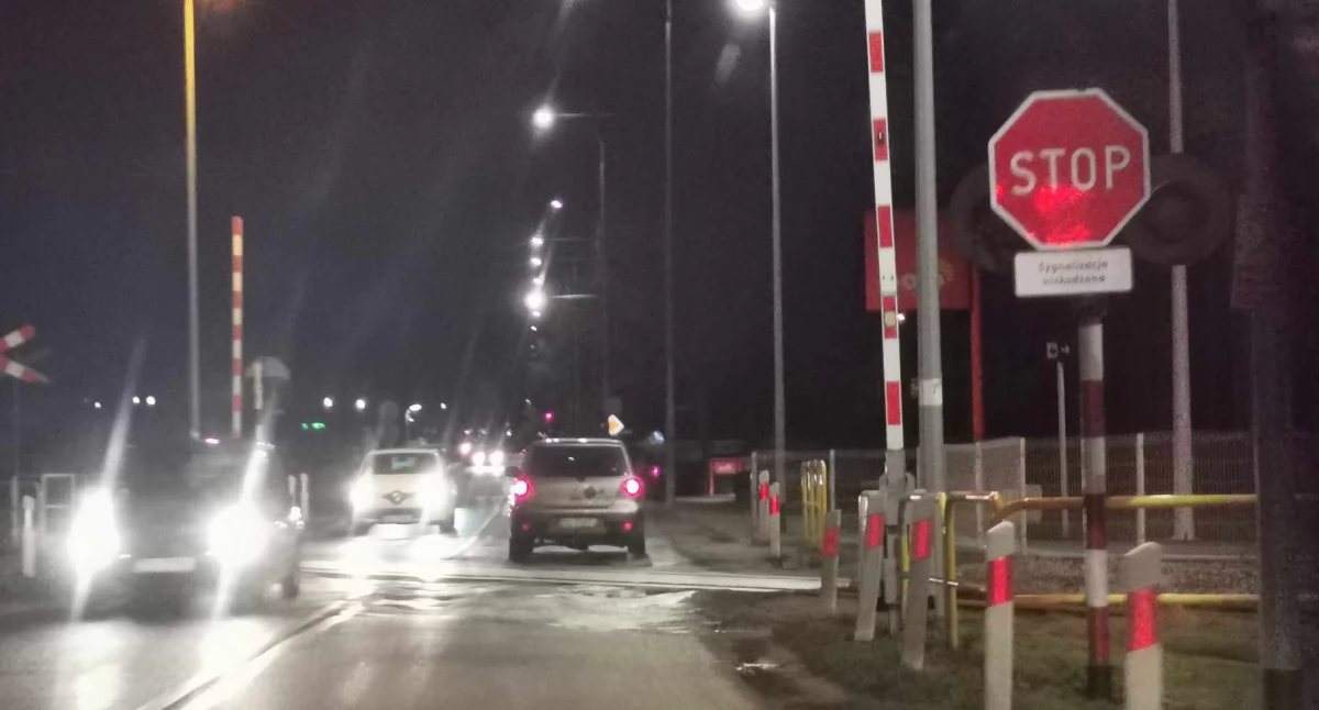 Uwaga kierowcy! Awaria na przejeździe kolejowym 