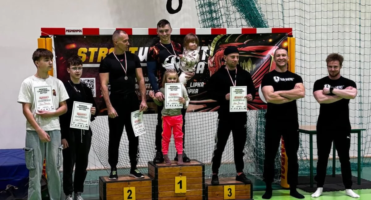 Robił pompki na czas. Funkcjonariusz SG najlepszy w zawodach Regional Calisthenics Battles