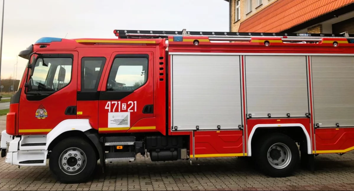 Kołobrzeg z nowym wozem strażackim – wsparcie dla bezpieczeństwa mieszkańców 