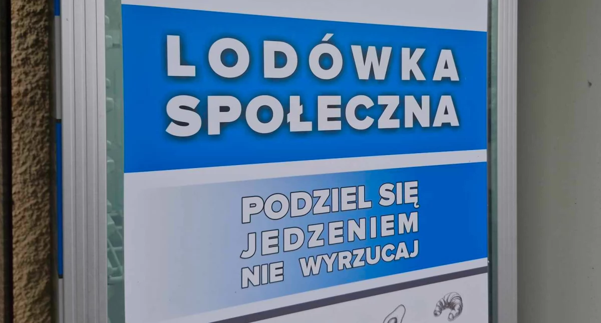 Lodówka społeczna świeci pustkami. Podzielmy się z tymi, którzy tego potrzebują 