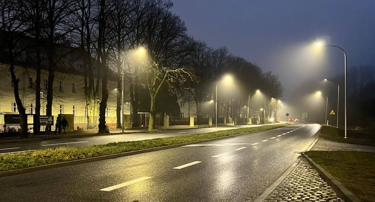 Ten ciąg rowerowo-pieszy został doświetlony. Bezpieczniej wzdłuż ulicy Koszalińskiej