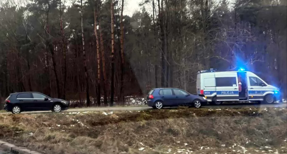 Zderzenie dwóch volkswagenów. Utrudnienia przy wjeździe na S6