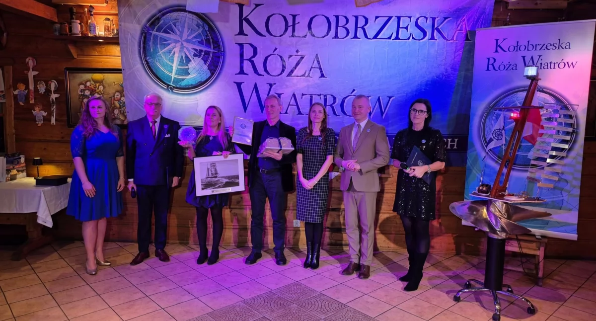 Róża Wiatrów dla Stowarzyszenia Kołobrzeskich Poetów
