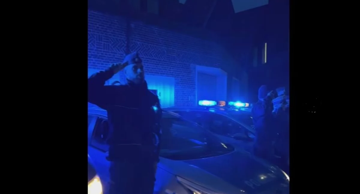 W Kołobrzegu zawyły syreny na cześć tragicznie zmarłego ratownika | wideo