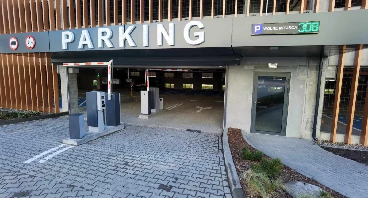 Automatyczny parking, ludzki problem? Kierowcy nie wiedzą jak parkować na Kamiennej