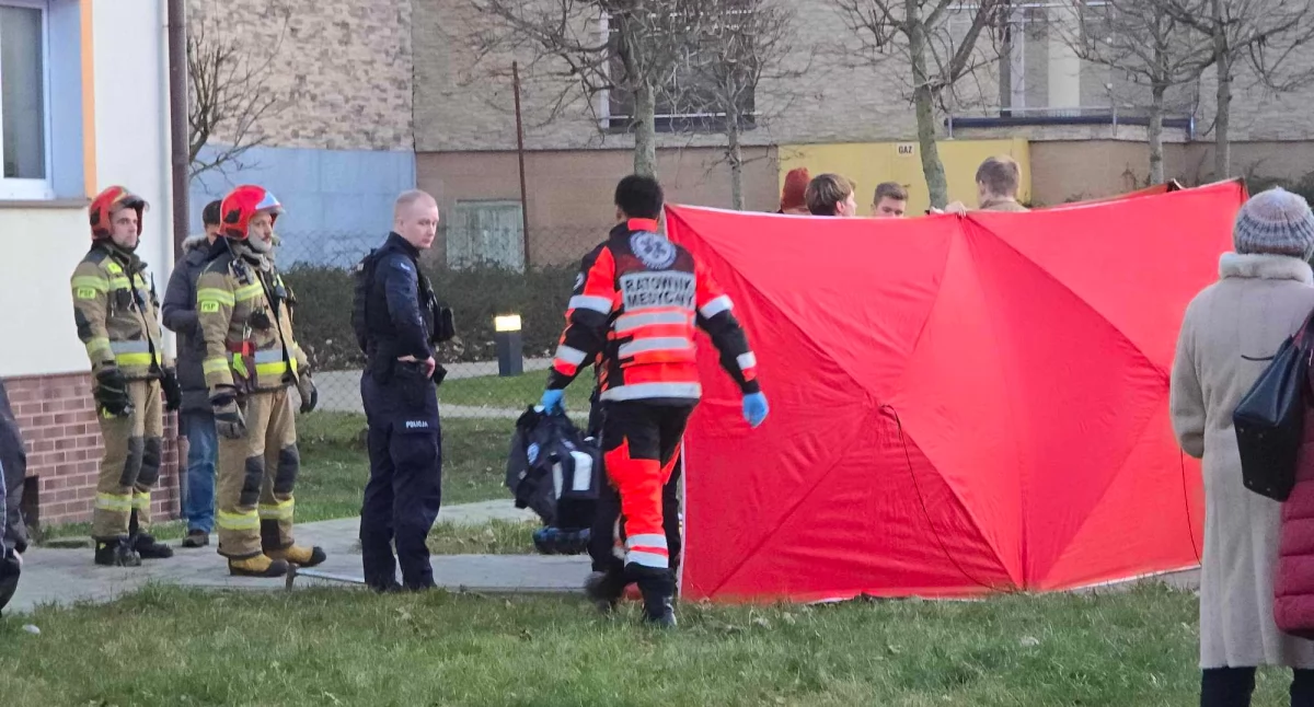 Pożar przy 1 Maja. Znaleziono nieprzytomnego mężczyznę