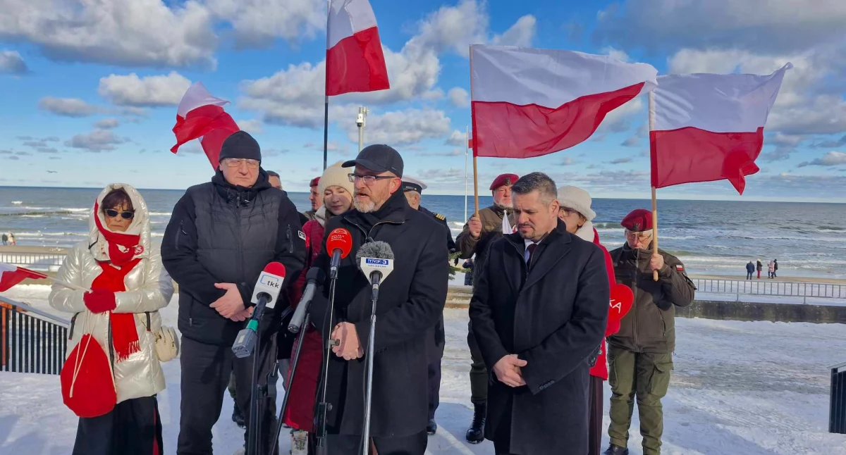 Plażing tylko pod eskortą policji? Czyli konferencja Grzegorza Brauna w Kołobrzegu