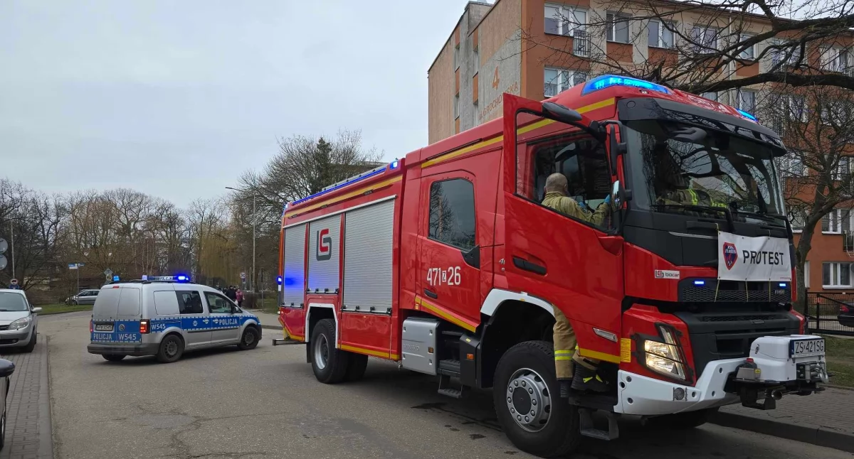 Wyważyli drzwi do mieszkania. Lokator potrzebował pomocy