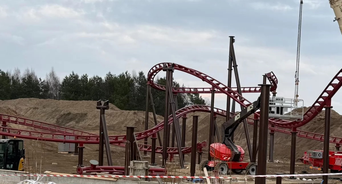 W Parku Rozrywki Hossoland, rozpoczął się montaż pierwszego rollercoastera