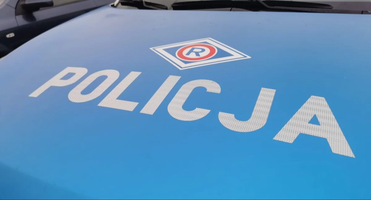 Zdarzenie dwóch samochodów. Utrudnienia na wjeździe do miasta 