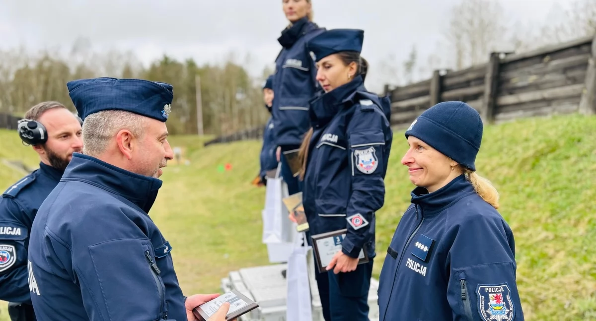 Z broni strzela prawie najlepiej w województwie. Dobry start policjantki z Kołobrzegu