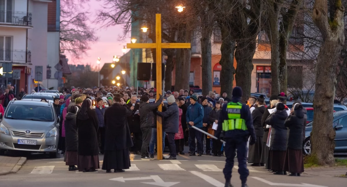Droga Krzyżowa w Kołobrzegu (zdjęcia)