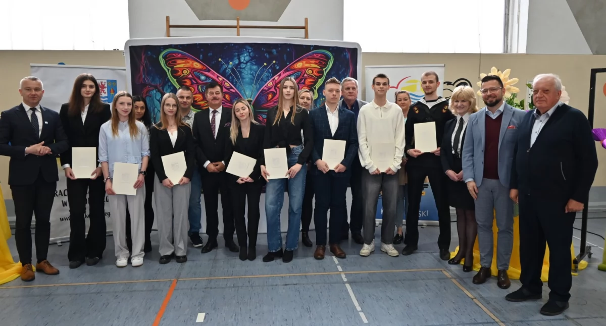 Stypendia Starosty dla uzdolnionej młodzieży. Sportowcy i artyści nagrodzeni