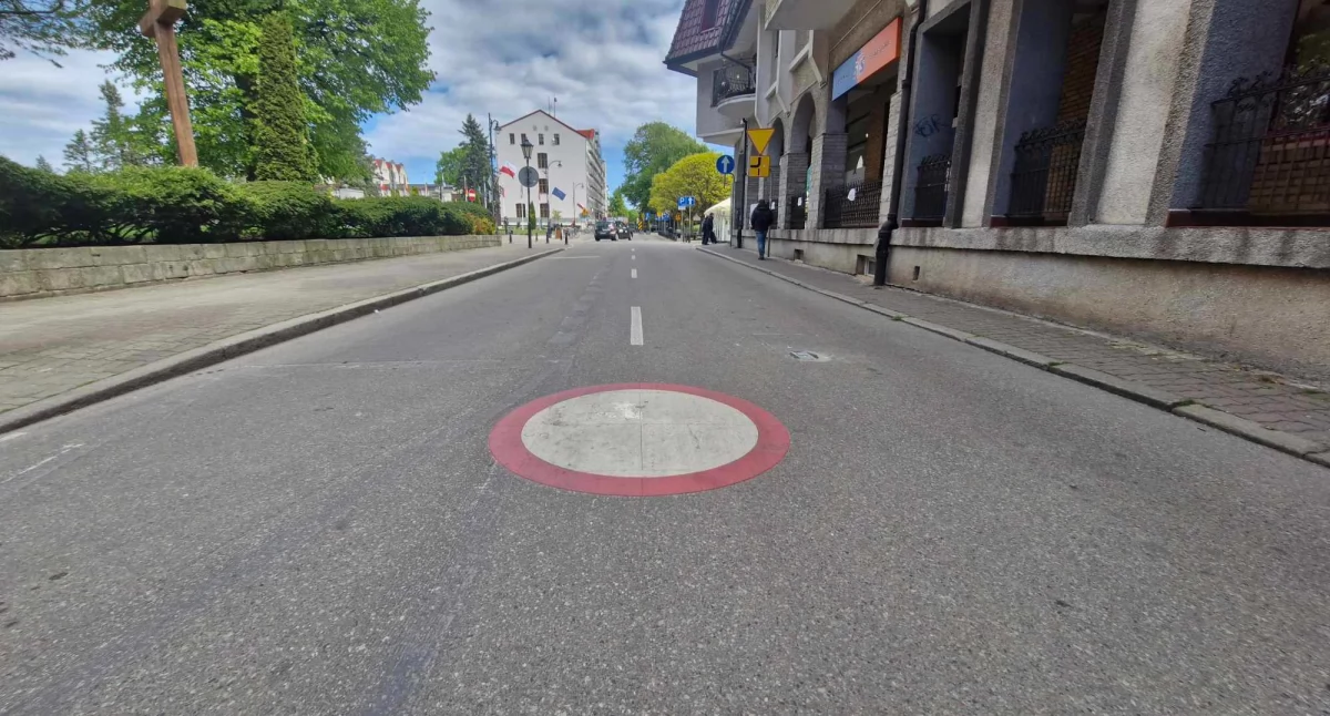 Donice zniknęły, kierowcy już jeżdżą. Tymczasem zmiany w centrum wciąż nie weszły w życie