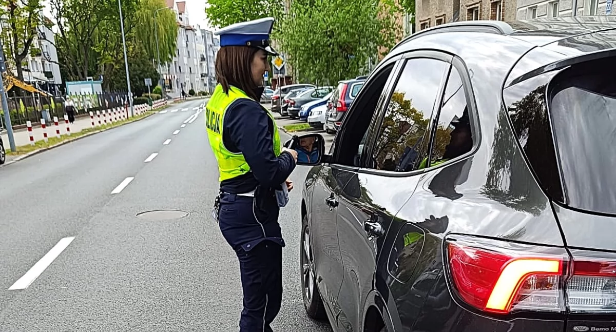 Bez pasów i z telefonem za kierownicą – 57 wykroczeń w jeden dzień. Policja podsumowała akcję