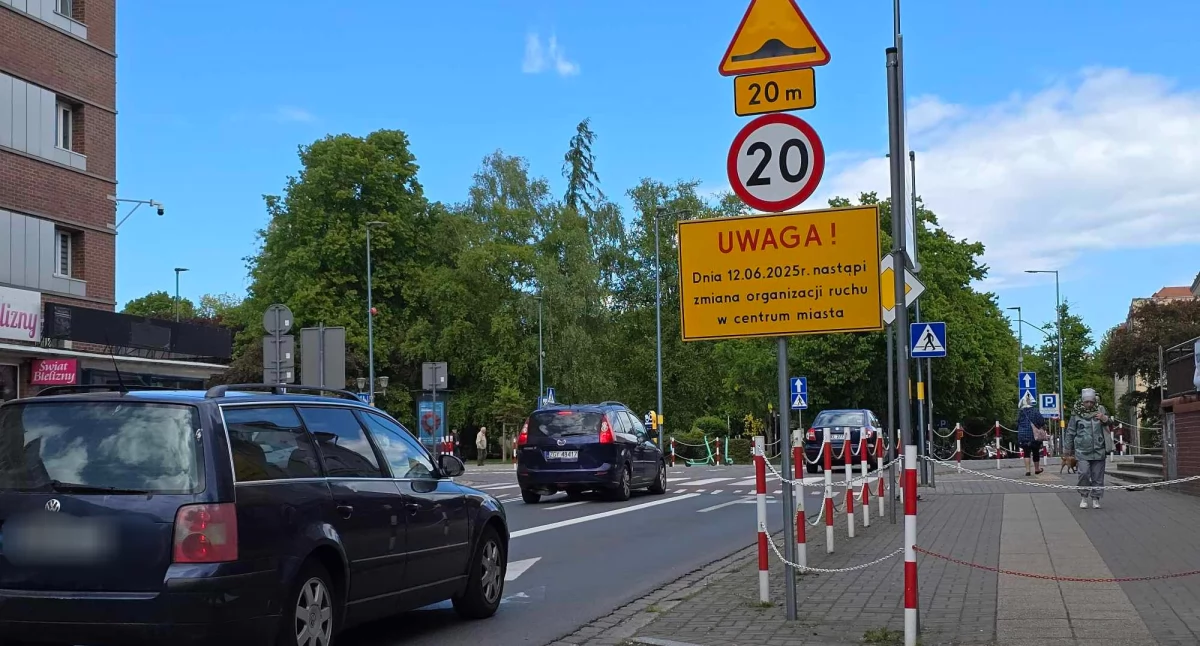Centrum Kołobrzegu przejezdne. Sprawdź, kiedy wraca ruch w pobliżu ratusza