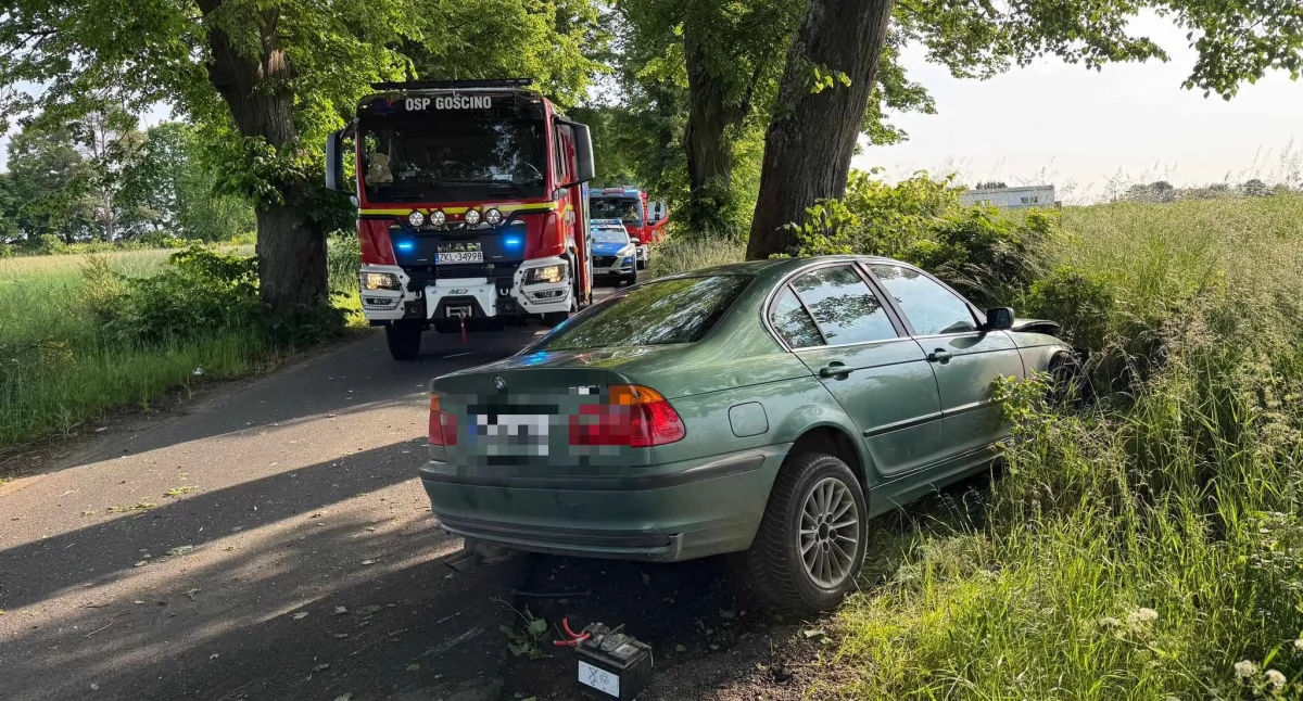 Wsiadł za kółko po alkoholu. Rozbił BMW na drzewie
