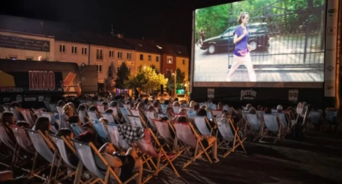Kino na leżakach w Ustroniu Morskim. Daty wakacyjnych seansów