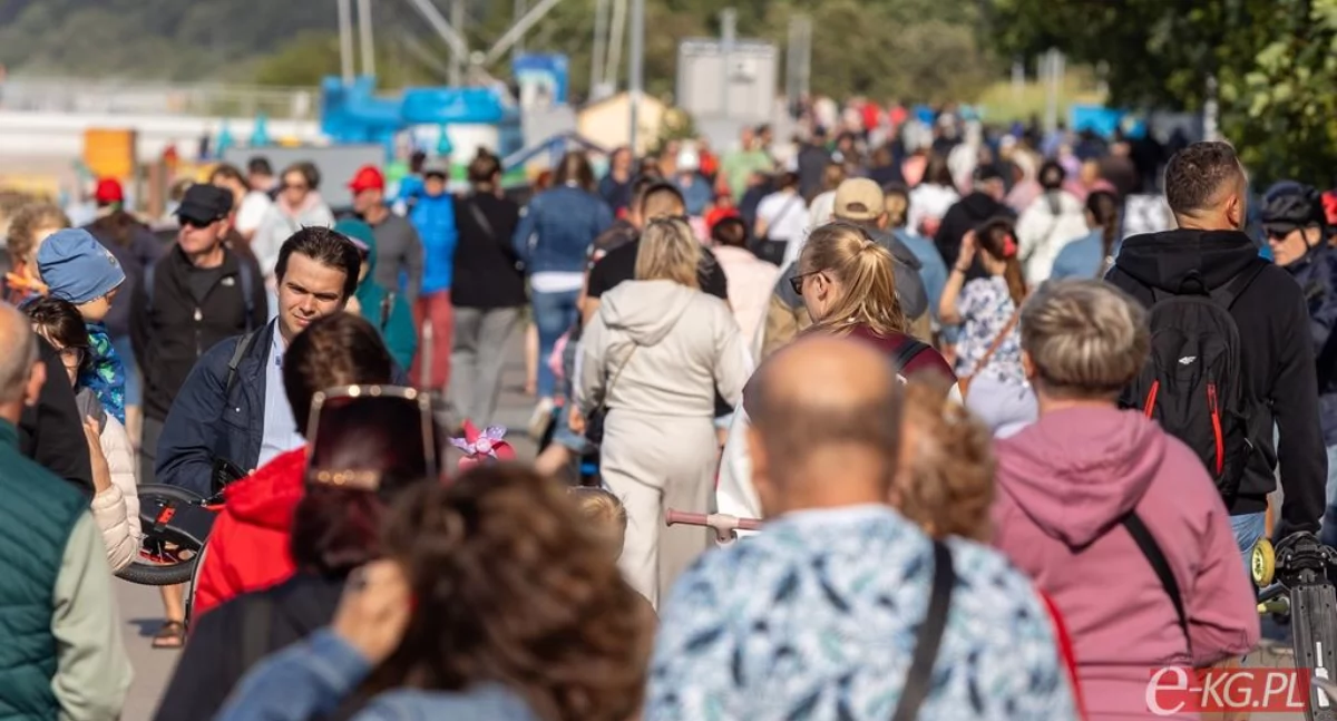 Pierwszy weekend wakacji. Kołobrzeg tętni życiem
