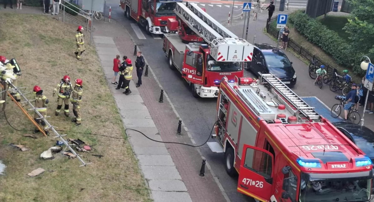 Pożar mieszkania w centrum Kołobrzegu. Strażacy szybko opanowali ogień