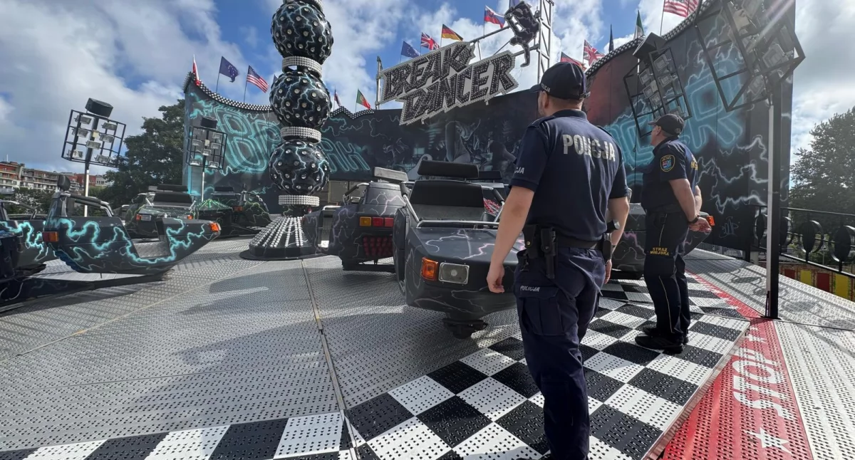 Policjanci sprawdzili sezonowe lunaparki. Jest bezpiecznie, ale ujawniono osoby poszukiwane 