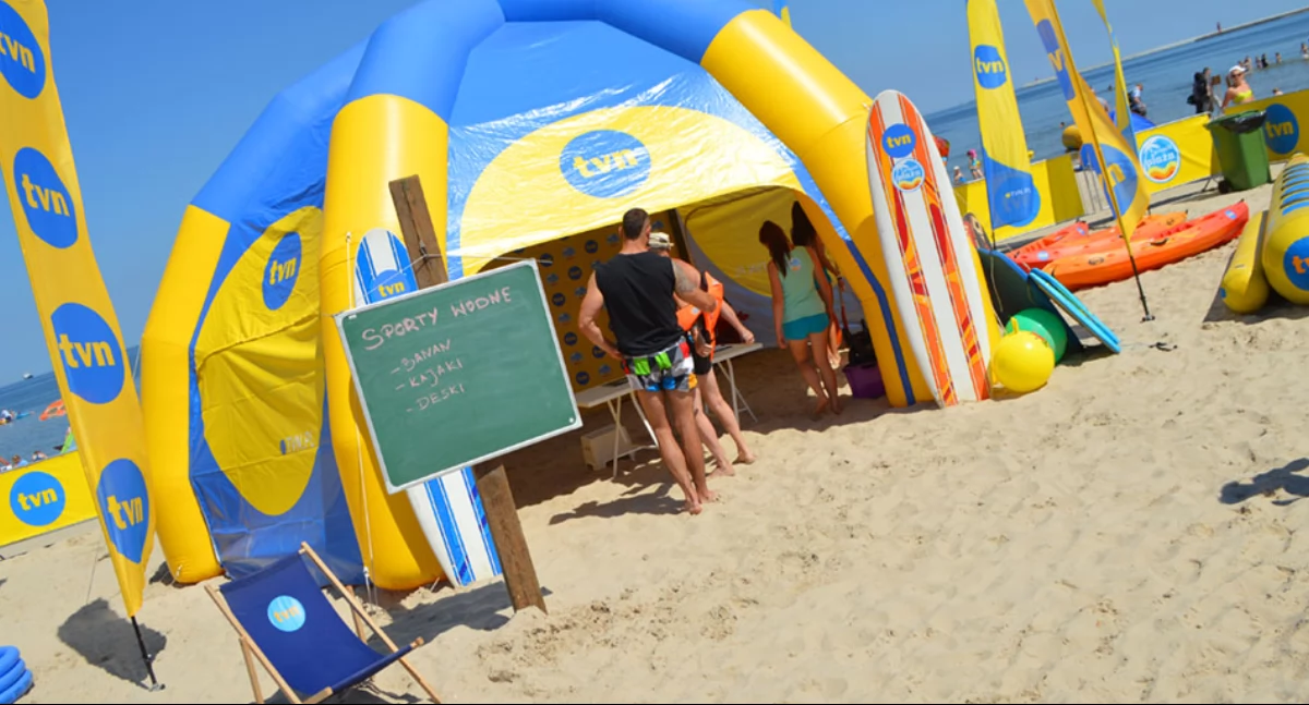 Projekt Plaża w Kołobrzegu i w Dźwirzynie.  Liczne atrakcje, spotkania z gwiazdami i koncerty