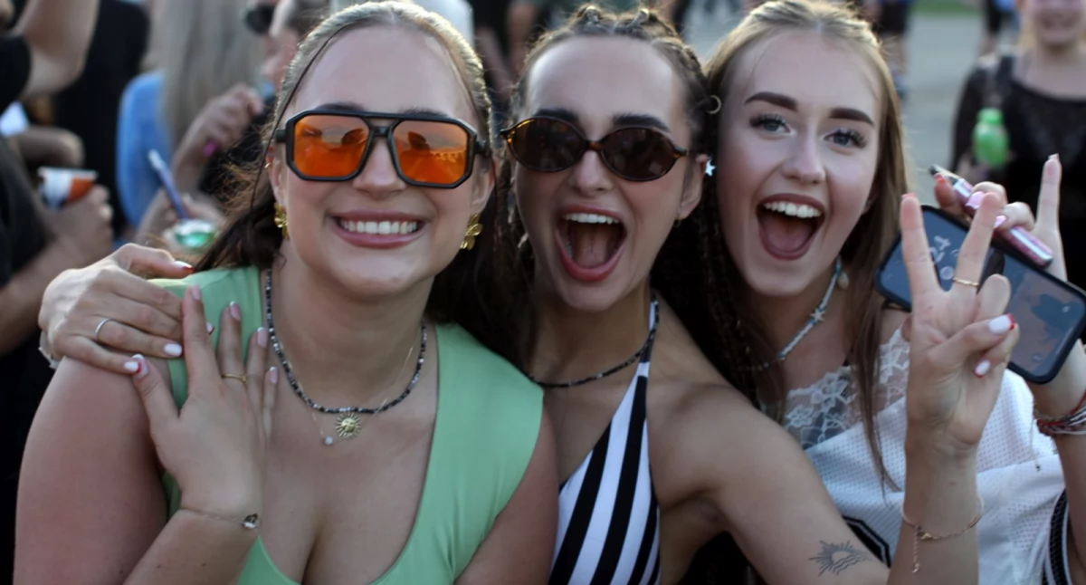 Finał Sun Festival w Kołobrzegu! Zobacz, jak bawili się uczestnicy – aż 180 zdjęć