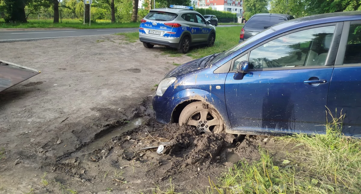 Kierowca toyoty podejrzany o jazdę pod wpływem. Policję wezwał świadek zdarzenia