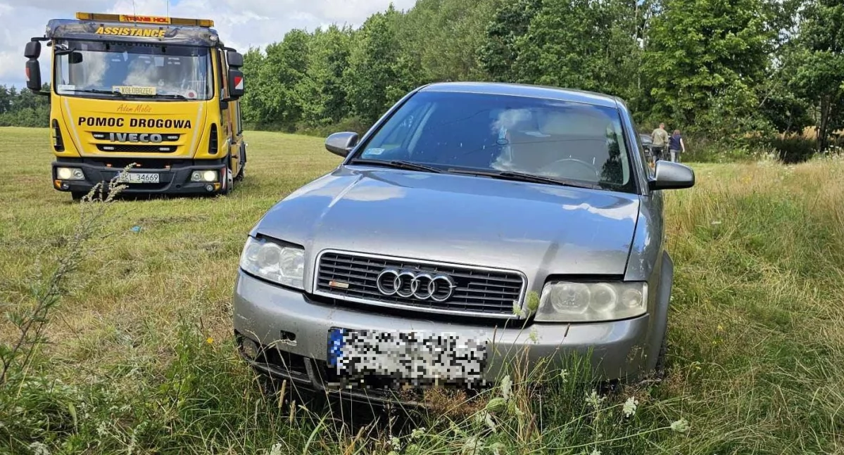 Nie zatrzymał się do kontroli. Porzucone auto i pościg pod Kołobrzegiem