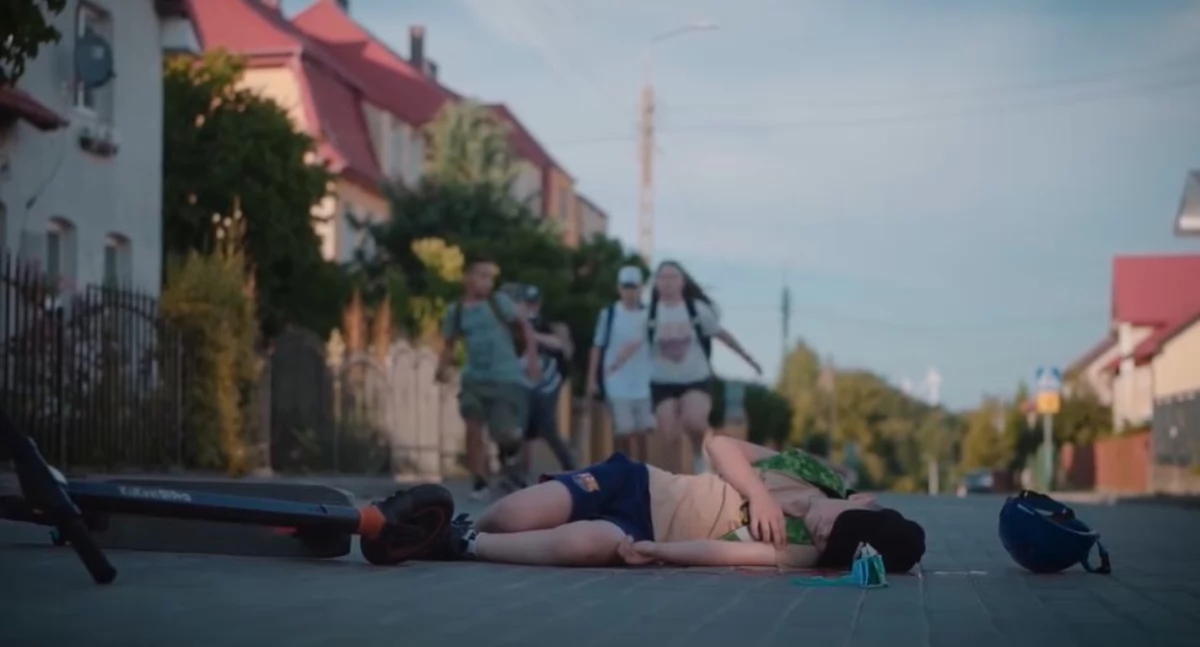 Nie ryzykuj - załóż kask! Ten film powinien zobaczyć każdy