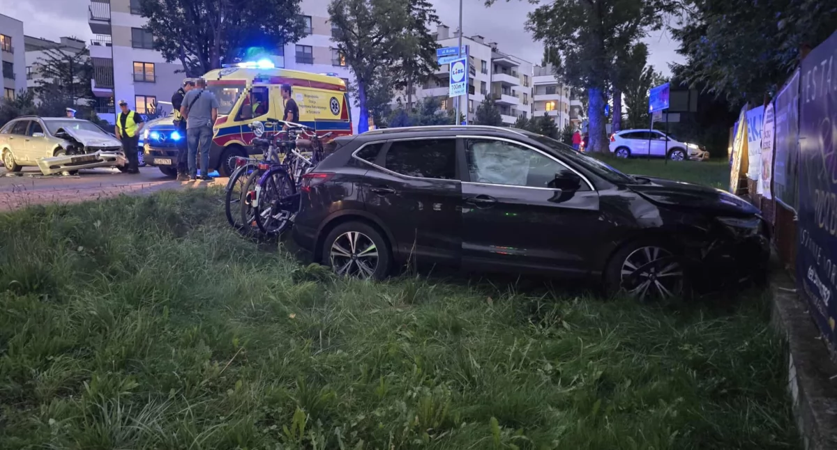 Zderzenie dwóch samochodów w Ustroniu Morskim