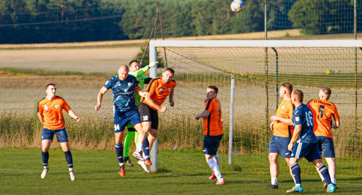 Piłkarski weekend. Derby i debiut nowej Kotwicy