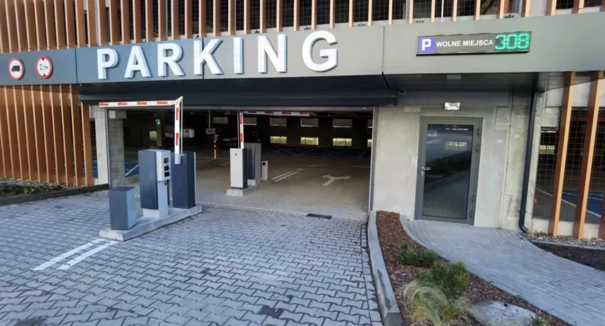 Kołobrzeg wprowadza abonament na parkowanie w parkingu przy Kamiennej