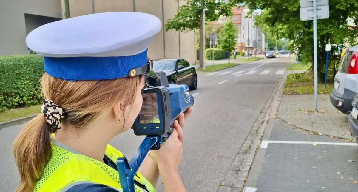 Kontrola drogowa zakończyła się mandatem karnym oraz wpłatą 7,5 tysiąca złotych.