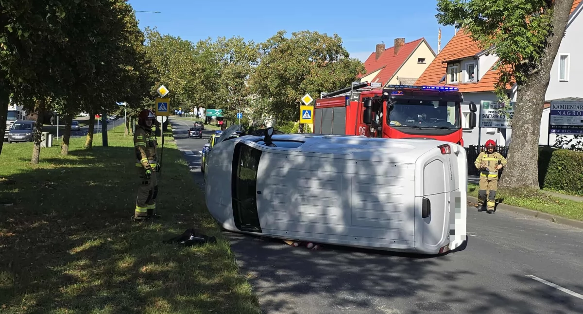 Poważny wypadek na wjeździe do miasta. Są utrudnienia