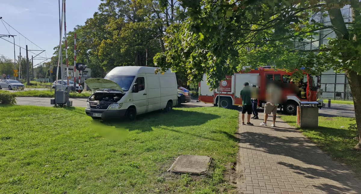 Zderzenie na ruchliwym skrzyżowaniu. Są utrudnienia w ruchu 