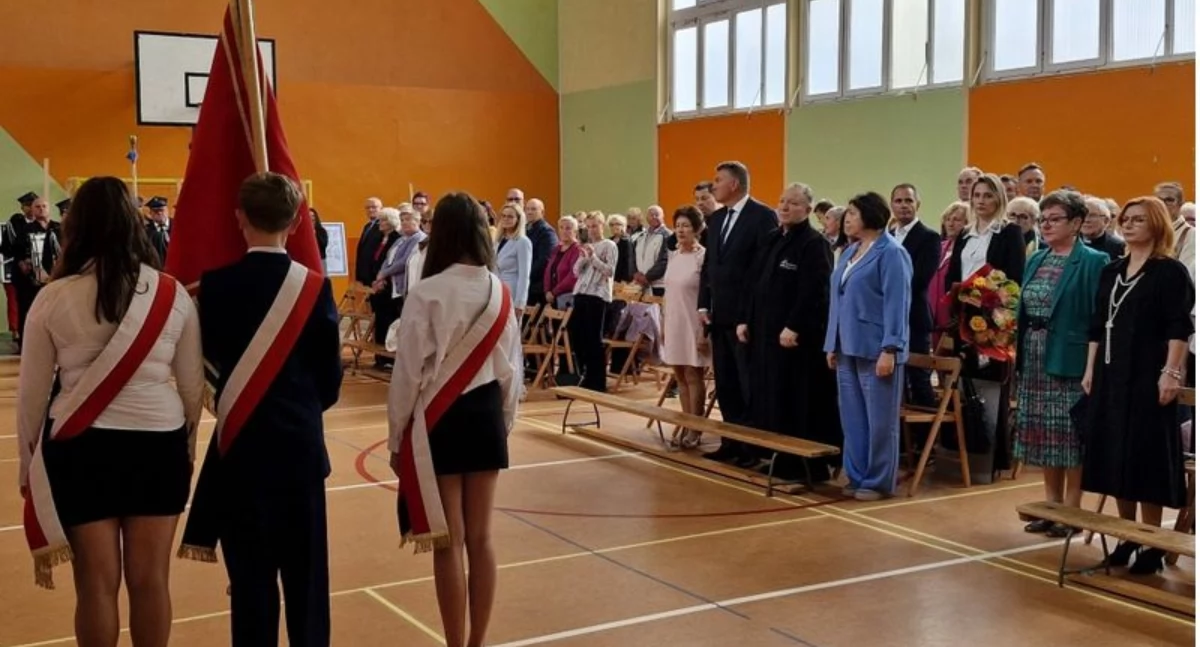 80 lat Szkoły Podstawowej w Ustroniu Morskim. Uroczyste obchody jubileuszu