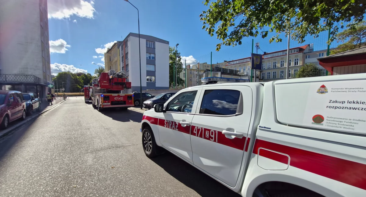 Alarm bombowy w centrum miasta. Ewakuacja ludzi, zablokowane ulice